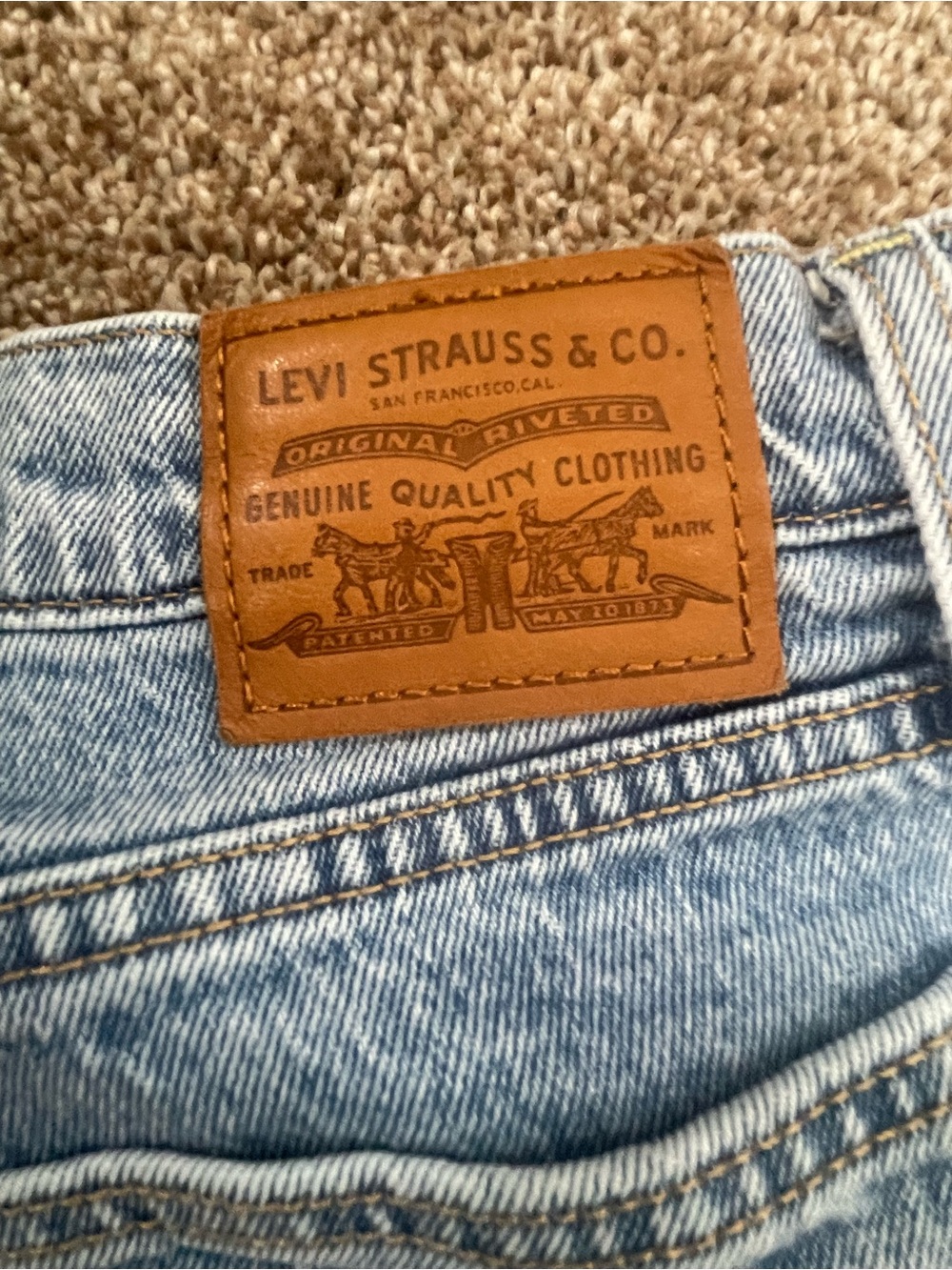 Levi's Light Wash Straight Leg Jeans - Picture 3 of 9
